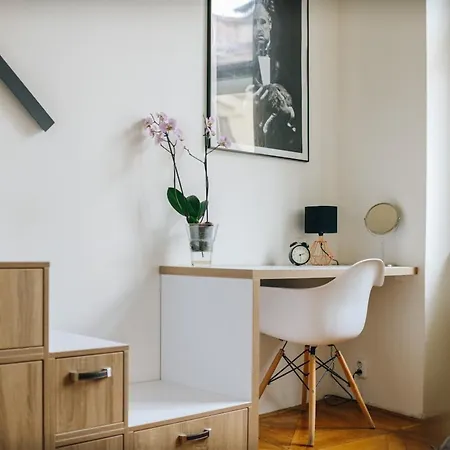 Apartment Cozy & Comfortable Walking Anywhere Want Sen Prague